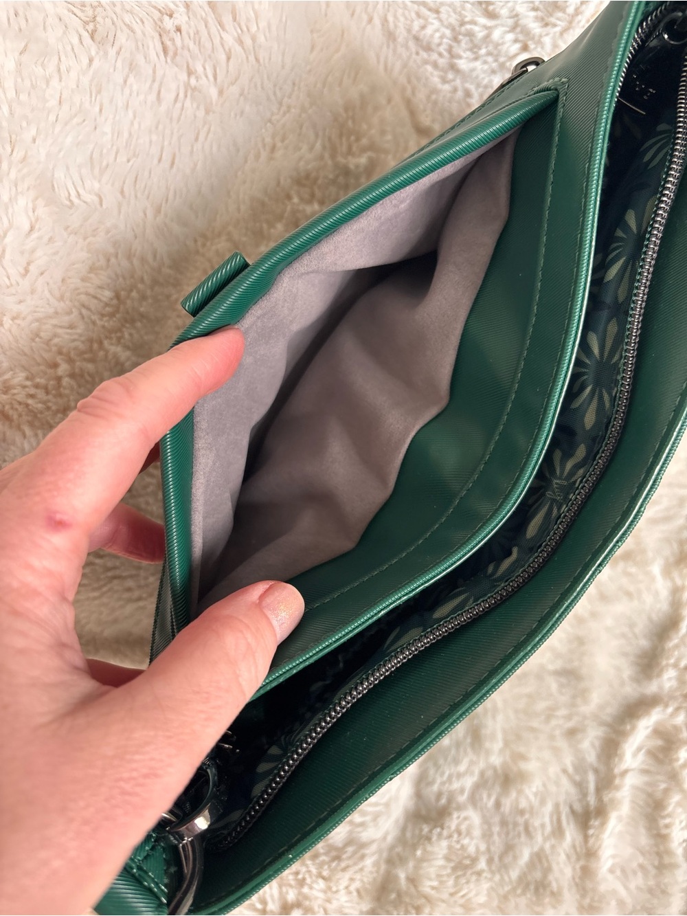 EUC Lug Waltz Satin Luxe VL Crossbody Bag, Wickedly Green - Picture 5 of 6
